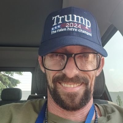 A proud father, husband,#American,  #Conservative #MAGA TRUMP SUPPORTER .  I don't always spell correctly, my fingers are to big for the buttons! lol