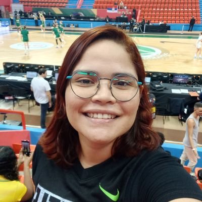 Paraense que fala demais sobre basquete e musicais. Integrante do @betabasketCO e do @BasqueteFM. Torcedora do @seattlestorm