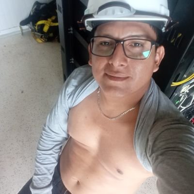 me llamo Arnold H. aviles diaz soy un joven con muchas virtudes y ganas de salir adelante, deportista vivo en lima y soy muy amistoso