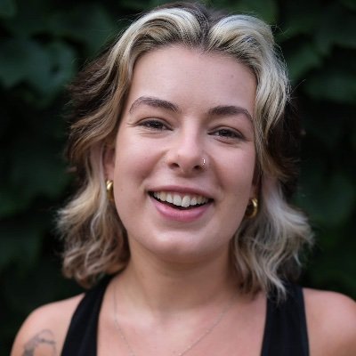 Content Producer @The_Globe | Theatre Maker | Chronic Optimist | she/her | 💖💜💙