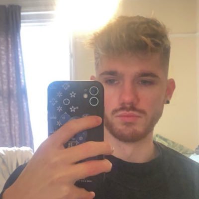 part-time comedian, full-time flop, cold shower enthusiast