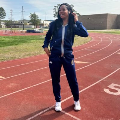 Nimitz Hs • c/o 2025• t&f • 100h-14.54 •200m-25.11 •100m-12.4