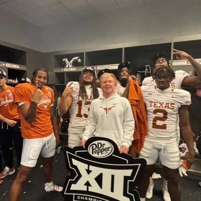 @TexasFootball QBs & WRs | 334 ✈️ 205 ✈️ 512 - RIP Fields