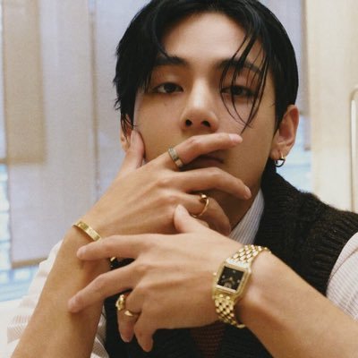 dearestvantae's profile picture. cuckoo for taetae puffs ✨ 24 they/she✨