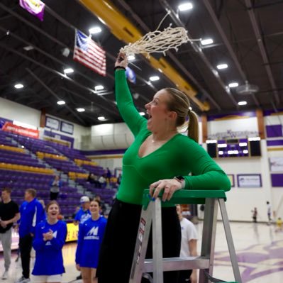 Mayville State | Instagram: claireblascziek Mayville State Women’s Basketball Assistant Coach🏀