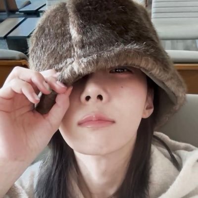 huangcrh's profile picture. 