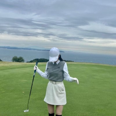 お酒が大好きです🍶🍺🍷
たまには各地を旅行する🏖
も大好きです⛳ゴルフと美容
友達を作るのが好きです・DMお願いします！