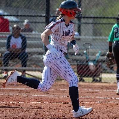 Abigail Meeks🙌•Ec bullets ‘09 Brown, Mclemore⭐️•Utility, not including catcher☀️•CO 2028💪• Gpa-3.4