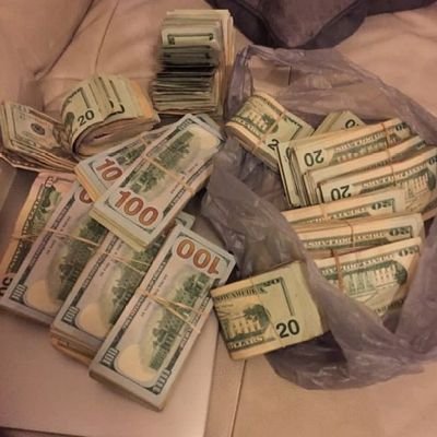 I'm the lottery winner of $758 million am giving out $70,000 to my first 2k followers.... follow back and get your reward fans