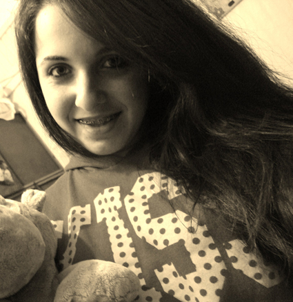 Garota que tem 19 anos e entra uma vez por ano do TT, o Twitter pra mim perdeu a Graça. So entro quando bate a Saudade :( hehehehe