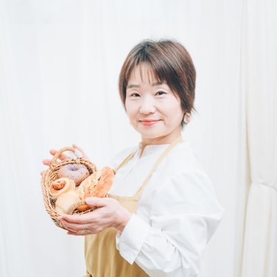Kei Homeという屋号で米粉パンとお菓子＆無添加ベーコン、ソーセージ教室を開催しています。出張レッスン、コラボレッスンにて述べ受講者約100名。つかしんカルチャーセンター講師