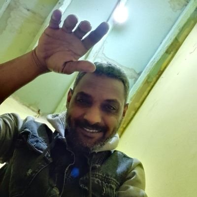 كُلّ الملائِكه سُمُر{ولا أٓحٓد يُحٓاكٖم أٓعمِدة الإٖنارٓه بتُهمة خٓدش حٓياء الظُلمٓه}((وأنا فٖي نُورٍ مُظلٖم)) راجياً ربّي بٖرٓحْمٓةٖ نُورٖهٖ