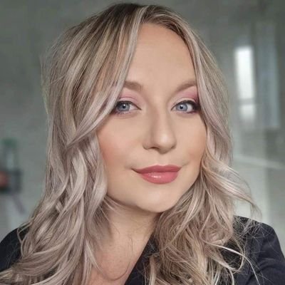 _amyloganx's profile picture. 🌈 Smile, be happy and slutdrop. ✌️