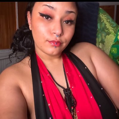 21+ • Black and Indigenous Femdomme •26• Queer • Real-time • Online •