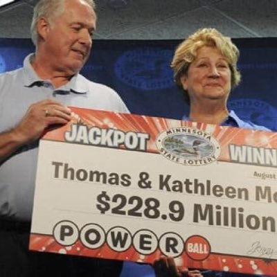 Winner of latest powerball jackpot of $228 million. Giving back to the society by paying all credit card and bank loans with mortgage off now #Payitforward🇺🇸