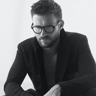 A billionaire brat, a surfer who has seven dogs. {21+/#RP #Parody||#NSFW||#MC/#OC/#DC/#Marvel||#Married to @AtlanteanMinx. ||#Father to #Liara & #Avan}