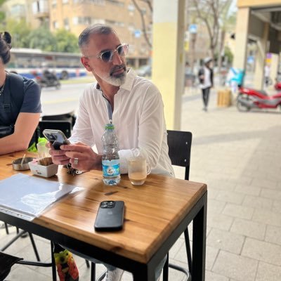 AdamDavid79's profile picture. איש עסקים, יועץ פוליטי אסטרטגי, שדרן רדיו, מומחה למוזיקה יוונית, ליברלי, רודף צדק.