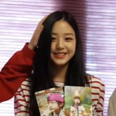 Dive_in_urizs's profile picture. 아이돌 취향사전 마카롱 간장게장 인생 아카이빙