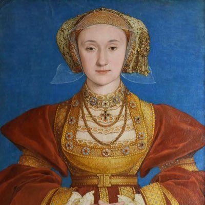 grammarchist's profile picture. she/her