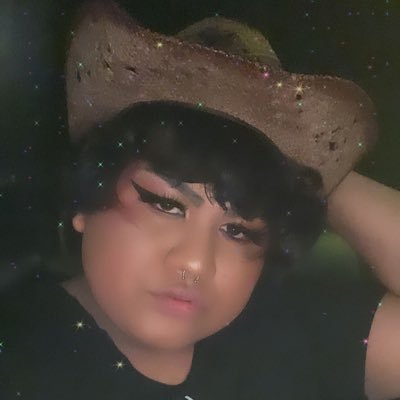 saddest queer in Texas // 26 // alt: @choerrisdead // dirt femme // cat-goat therian // thai and mexican // trans woman supreme