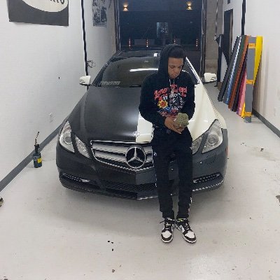 Content Creator! Pornhub Since 2015! New only fans 🤦🏽♂️ old only fans top 12%! We back is all that matters! Open to collabs ladies. I Don’t Buy Videos