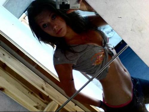 Any guys wanna cam? im in the mood for some naughty fun. message and add me at http://tgo.co/gAM