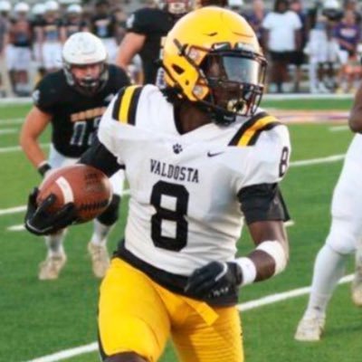 (Height): 5’9 (Weight): 180 (40 yard dash): 4.48 (Position): RB/ATH (Freshman Transfer) looking for a home