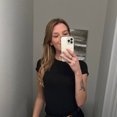policy @shopify ~ caffeine addict, swiftie, probably wearing all black ✨