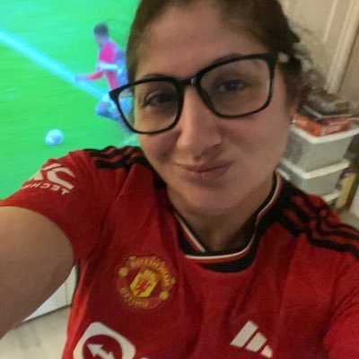 deechristou's profile picture. 