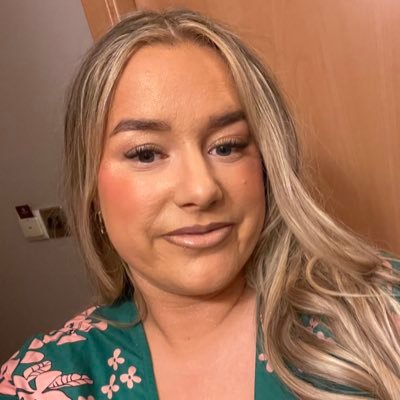 📧 amberhowebeauty@gmail.com ✨UK award nominated YouTuber ✨Beauty & True Crime ✨https://t.co/PII8ItAQyZ