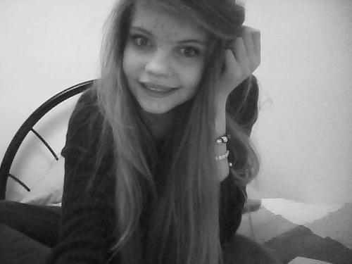 LydiermParamore's profile picture. Parawhore + Sixer
19-11-2010  ▌▌▌ 25-8-12 
Thats really all you need to Know