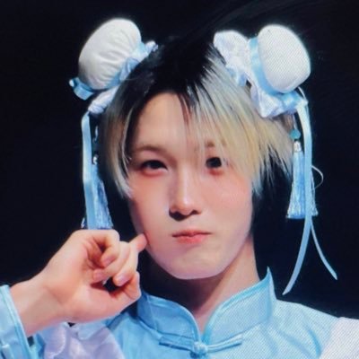 piwonmuppets's profile picture. at the end of the day were all hatsune miku..! ur just the autistic one☺️