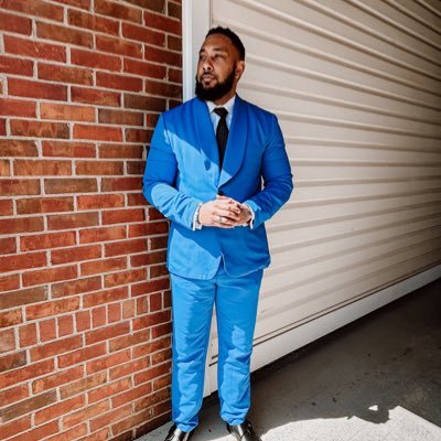 Husband to @iiAM_AMAZiiN 💍 | Father to Kinleigh Ariah | Senior Pastor of The Historic Little Zion Baptist Church in Glendale, KY | #BlackLivesMatter