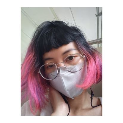 nikitakhen's profile picture. 