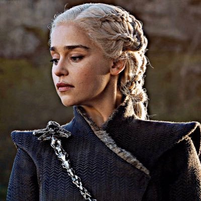 fan account • gifs of daenerys targaryen • dm’s open • feel free to use & tag me :)