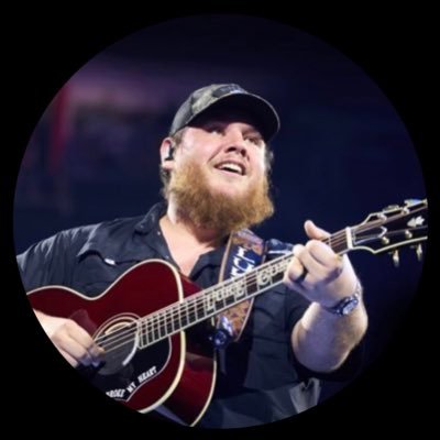 Luke Combs Profile