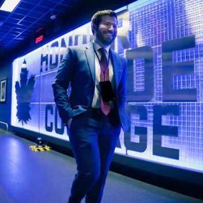 sr manager, marketing @thepwhlofficial | @uwindsor mhk sport man ‘22 | Previous: @nhljets, @canucks, @whlgiants, @spitshockey | (he/him) | opinions are my own