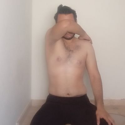 ljchbk13's profile picture. single en proceso,migrante y poeta,si quieres saber más solo pregunta,bien dicen que la curiosidad mato al gato 🐱