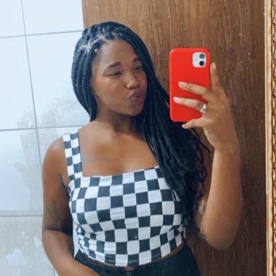 Nem toda gata preta é sinônimo de azar
Atleticana de berço.🐔❤
Apaixonada pela Música. 🎧🎤
Mamãe do Daniel Calebe 💚🤰
