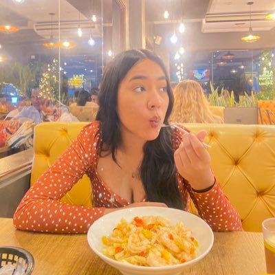 la plena que no sé usar Twitter pero me llaman Wiwi, me gustan los gatos y la pasta