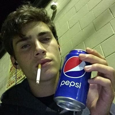 xtzynnafk's profile picture. couch potato