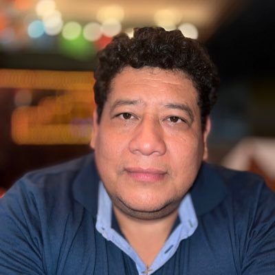 Reportero, locutor, alumno de la vida, 28 años en el negocio de informar.