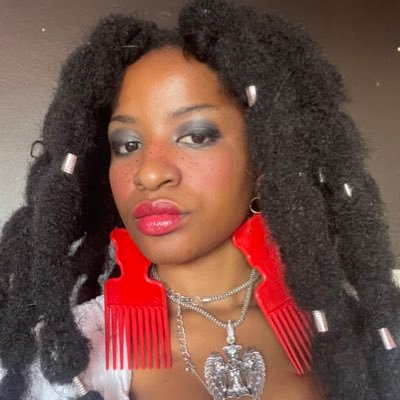 she/her. writer, vintage/historical costumer & notorious tree hugger. host of clothes minded, a podcast about southern african fashion history. // south african