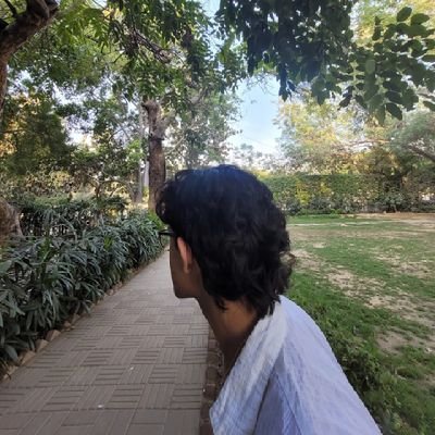 whyyouweeye's profile picture. 21 🌈 |
they/them | 
alt : @nsfwyuvi