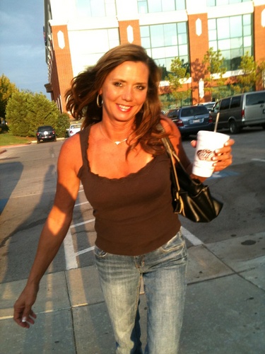 thesharplady's profile picture. 