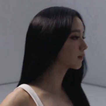 ME by JISOO out now

🎥'snowdrop' on disney+