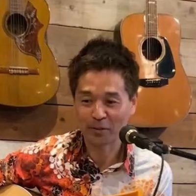 弾き語りライブを仲間と一緒にカフェで定期的に開催しています🎵楽しい事をやろう❗️をモットーにサークル「こうし遊びばクラブ」を立ち上げて毎月ギター練習会を開いています😊サークルメンバー募集中、初心者大歓迎‼興味がある方はDM下さい✉️毎年11月19日は地元の神社で神楽を奉納しています🌈インスタやってます👇