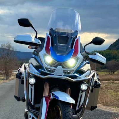 45歳でバイク免許を取りました。 原付しか乗った事がなかった自分が大型バイクに乗るとは…😅 奥さんとタンデムで日本全国をバイク旅することが大好きな53歳のオッサンです｡ #バイク #ツーリング #タンデム #タンデムツーリング #バイク旅 #旅バイク #バイク好きと繋がりたい