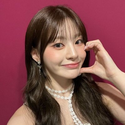 xoxoshyny's profile picture. serious moments with u.