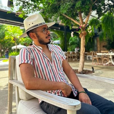 Xtian_Mackler's profile picture. °Loco? Por supuesto
°Rainbow! Yup
°Honesto? Claro
°En constante deconstrucción 
#Capricornio